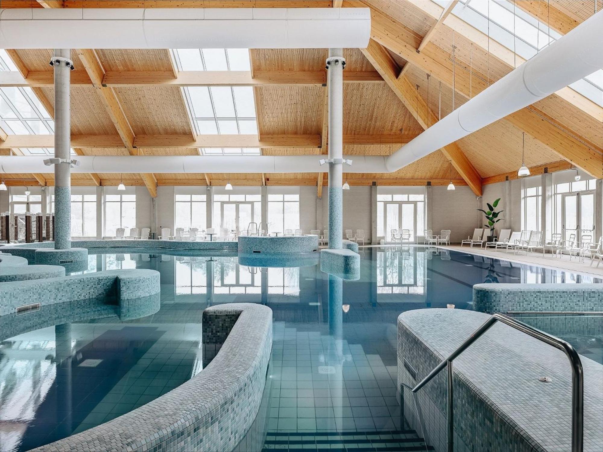 Vakantiehuis Modern With 2 Bathrooms, The At 500 M